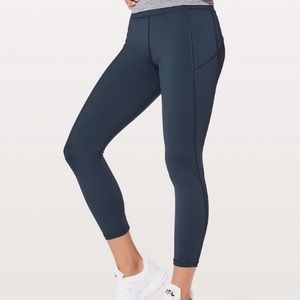 Lululemon final lap crop true navy